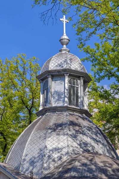 Silver Cross Chapel Dome Roof Building Structure City Centre — Stock Photo, Image