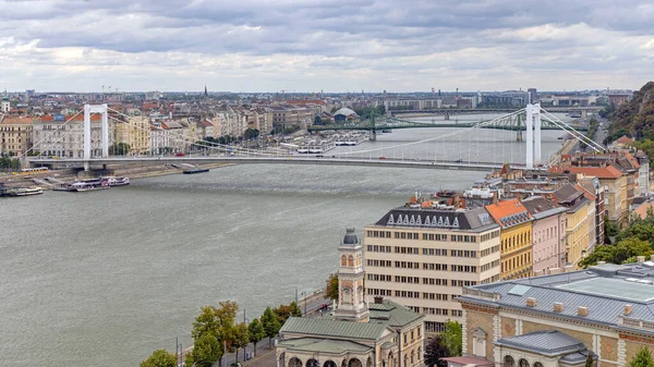 Elisabeth Bridge Över Donau Budapest Sommardag — Stockfoto