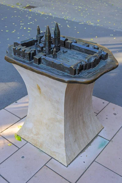 Szeged Maďarsko Července 2022 Bronzová Figurína Reliéfní Mapa Katedrály Náměstí — Stock fotografie