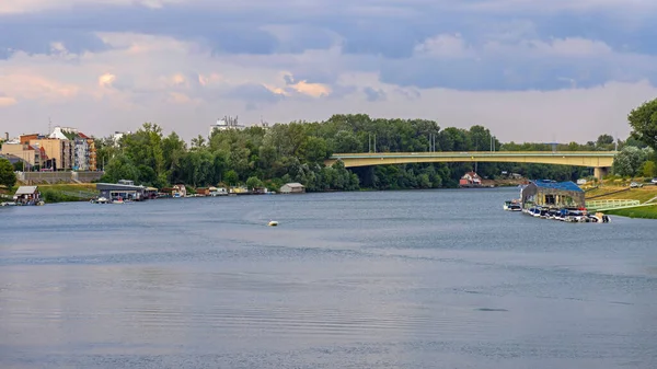 Calme Rivière Tisza Dans Ville Szeged Après Midi Été — Photo