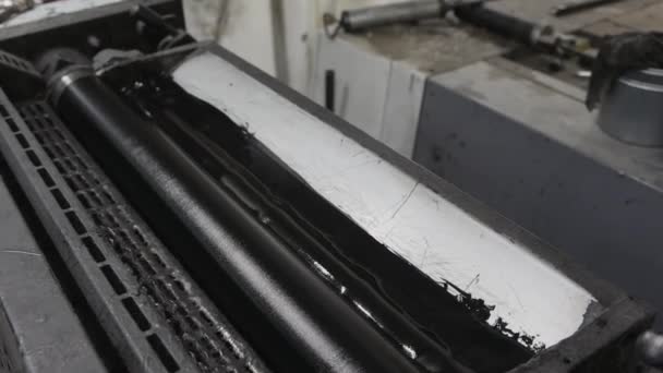 Fekete Nyomtatási Tinta Görgők Ofszet Nyomógép — Stock videók