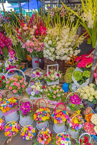 Cestas Regalo Flores Lujo Puesto Floristería Del Mercado Otoño — Foto de Stock