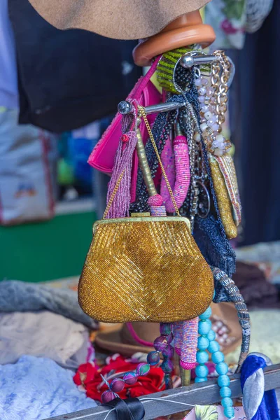 Vintage Womens Golden Evening Clutch Handväska Glitter Pleated Bag — Stockfoto