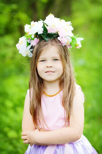Cute little girl outdoors — Stock Photo, Image