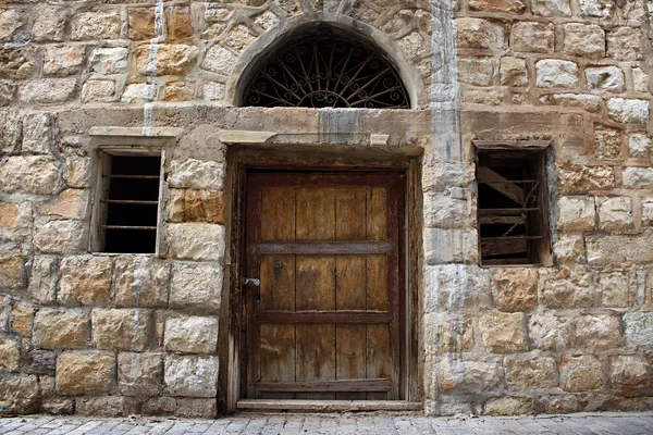 Old Lebanese Wall, Door, and Windows — Stock Photo, Image