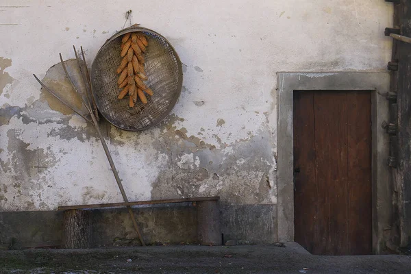 Wall Rural House Slovenia Farming Tools Ears Corns Drying — Stock Photo, Image