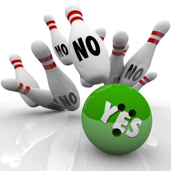 Yes Bowling Ball No Pins Overcoming Objection Answer — Stock Photo, Image