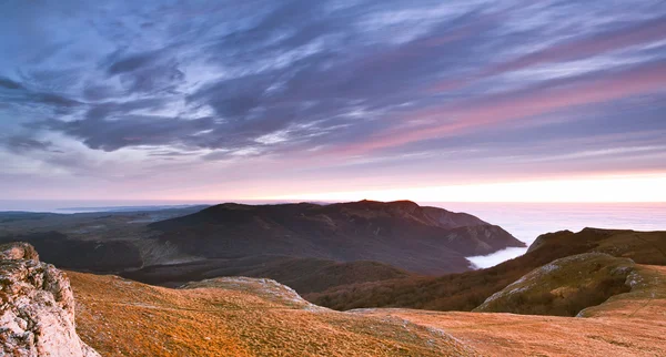 Mattina in cima alla montagna — Foto Stock