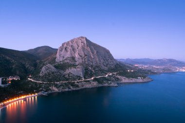 Güneş battıktan sonra dağ