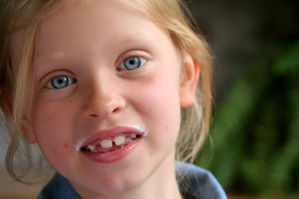 Drink milk — Stock Photo, Image