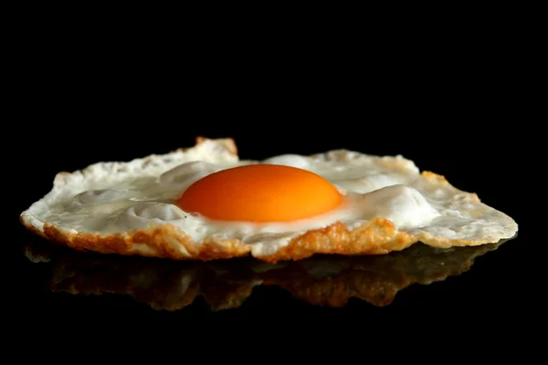 Jajko na czarny — Zdjęcie stockowe