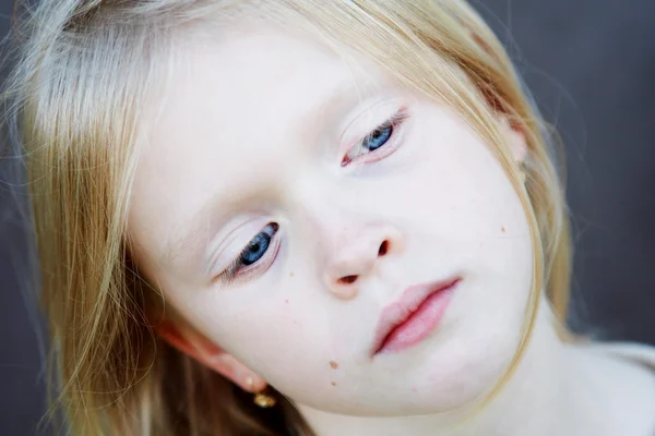 Olhos azuis menina — Fotografia de Stock