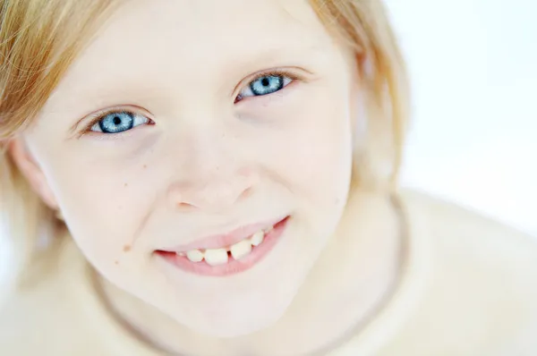 Olhos azuis menina — Fotografia de Stock