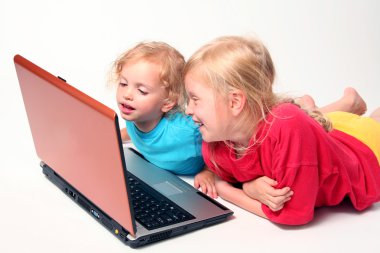 dizüstü bilgisayarda oynama