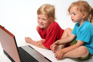 dizüstü bilgisayarda oynama