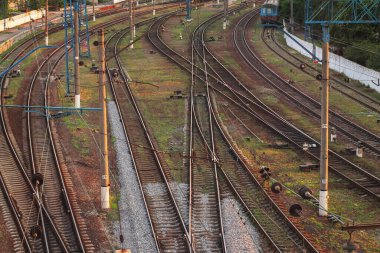 Demiryolu rayları, tren istasyonundaki hatlar.