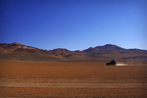 Lonely car in the desert — Stock Photo, Image