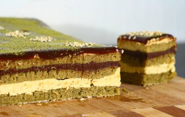 Matcha çay opera pasta