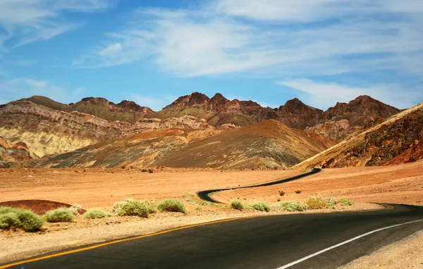 Yalnız road dağ