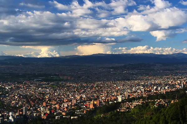 Vista panorámica de la ciudad de Bogotá — Foto de Stock