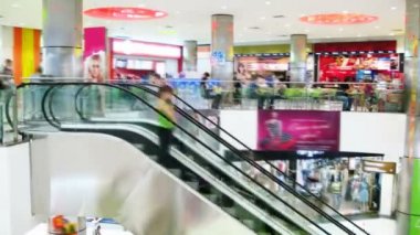 Alışveriş Merkezi yürüyen merdiven