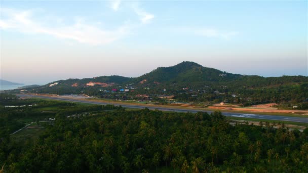 Luchthaven op het eiland van samui, thailand — Stockvideo