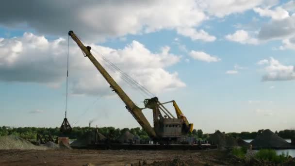 Port crane working — Stock Video
