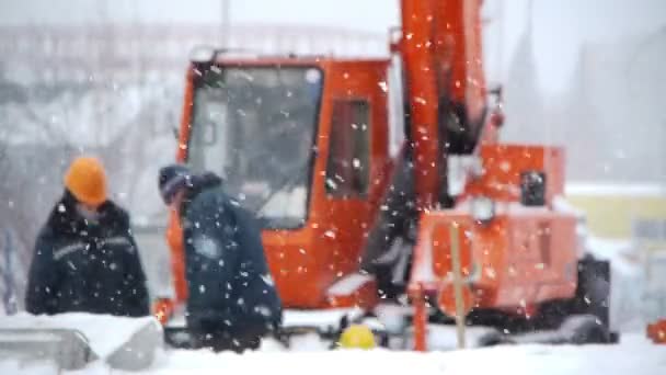 Construcción de invierno — Vídeo de stock