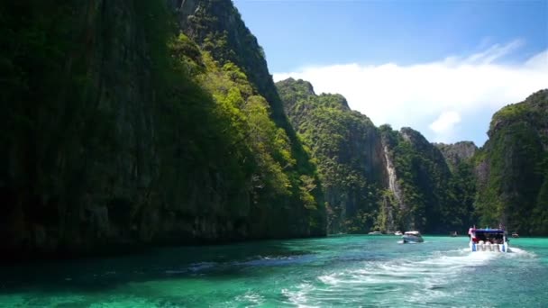 Поездка на лодке на тропические острова, Таиланд — стоковое видео