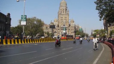 Mumbai, Hindistan - 3 Şubat: Hint sokak trafiğe şehir, 3 Şubat 2012 de mumbai, Hindistan.