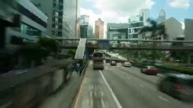 Hong kong - 3 Eylül 2012: hong Kong, timelapse merkezi işlek cadde üzerinde otobüs yolculuğu.