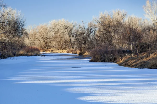 Winter rivier — Stockfoto