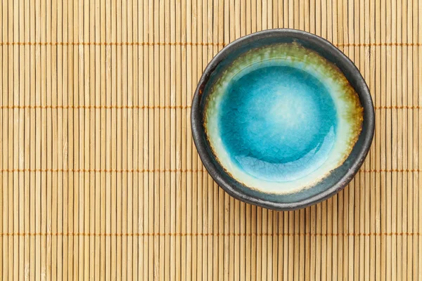빈 그릇과 대나무 매트 — 스톡 사진