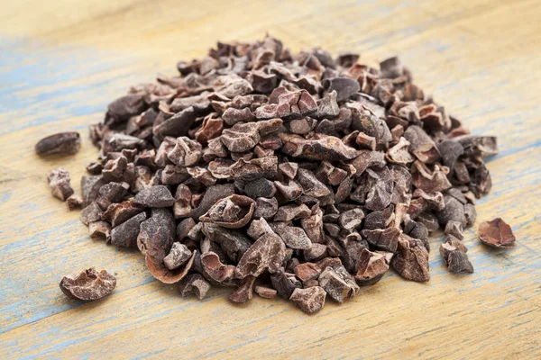 Raw cacao nibs — Stock Photo, Image