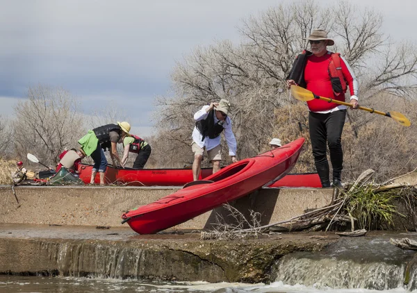 Portaggio in kayak e canoa — Foto Stock