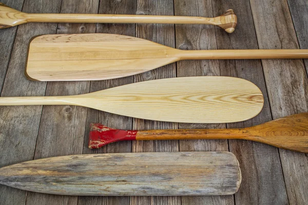 Pás de canoa de madeira — Fotografia de Stock