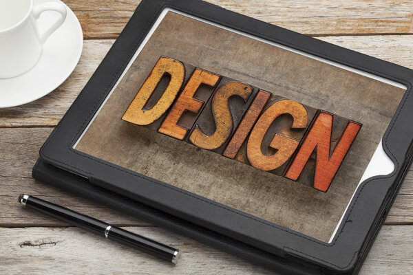 дизайнерское слово на цифровом планшете
