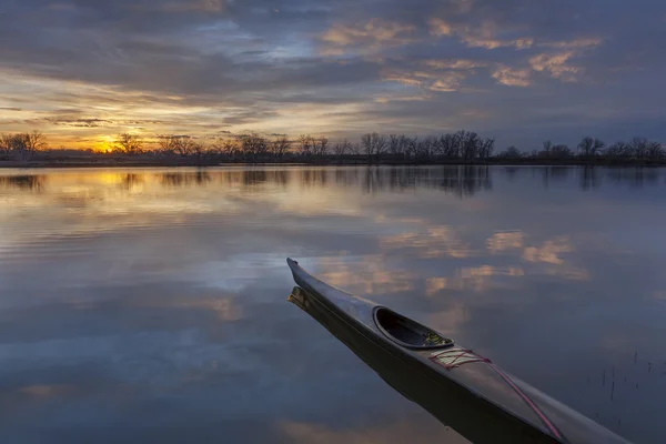 Lever de soleil kayak pagaie — Photo