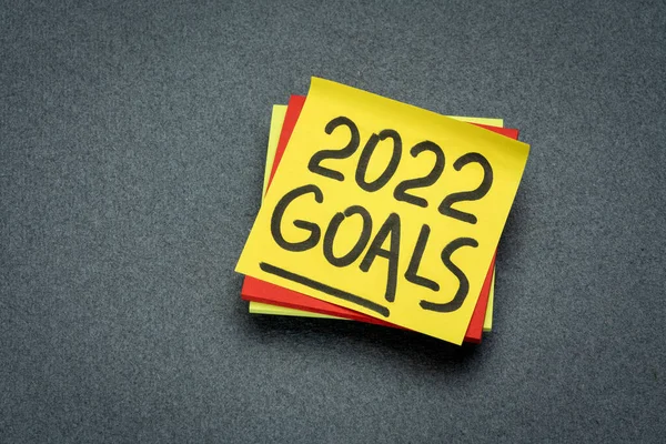 2022年目标提醒 粘贴字条上的笔迹 新年决心和目标设定概念 — 图库照片