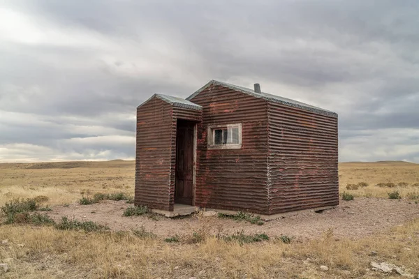 Alte Metallene Rostige Hütte Auf Einer Prärie Speckstein Prärie Naturgebiet — Stockfoto