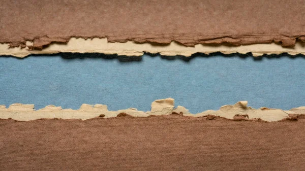 紙の抽象的な茶色 ベージュのコピースペース 手作りの紙 空白のウェブバナー パノラマのウェブバナーのシート — ストック写真