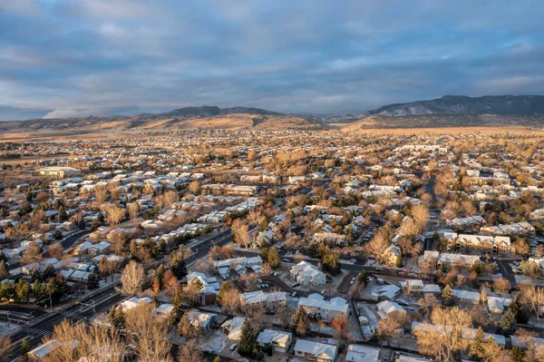 Noviembre Salida Del Sol Sobre Ciudad Fort Collins Zona Residencial — Foto de Stock