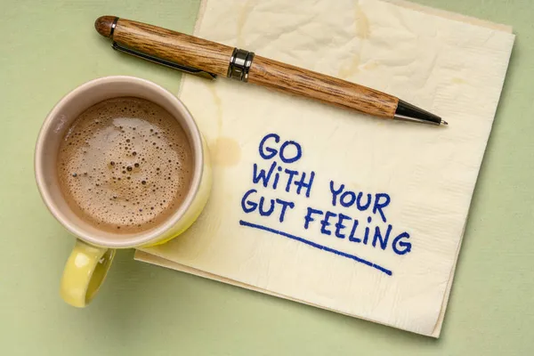 Segui Tuo Istinto Consiglio Promemoria Motivazionale Tovagliolo Con Tazza Caffè — Foto Stock
