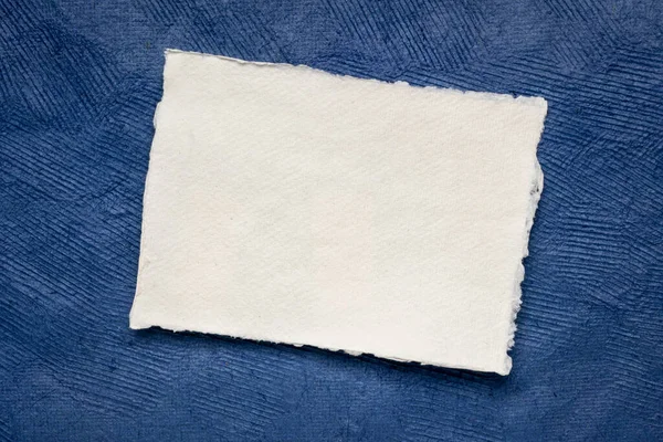 Mały Arkusz Białego Papieru Szmatławego Khadi Indii Południowychniebieski Papier Kory — Zdjęcie stockowe