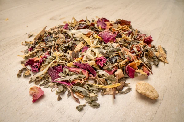 Macro Healthy Stomach Herbal Tea Blend Peppermint Spearmint Ginger Hibiscus — Stock Photo, Image