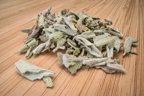 Loose Leaves Dry Sage Herb Tea Mscro Shot Pile Bamboo — Stock Photo, Image