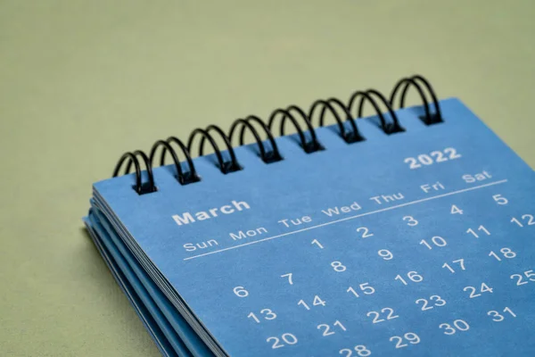 Marzec 2022 Spiralny Kalendarz Graficzny Papierze Teksturowanym Czas Koncepcja Biznesu — Zdjęcie stockowe