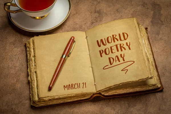 Всемирный День Поэзии Марта Почерк Ретро Журнале Чашкой Чая Напоминание — стоковое фото