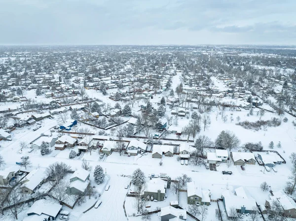 コロラド州北部のフォートコリンズ市上空の冬の吹雪 — ストック写真
