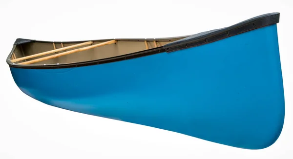 青いタンデムカヌー船体に白い水滴に隔離された木製の座席と — ストック写真